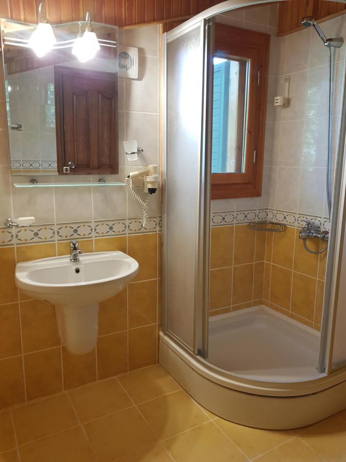 Pinea Pansiyon Kemer Esterno foto